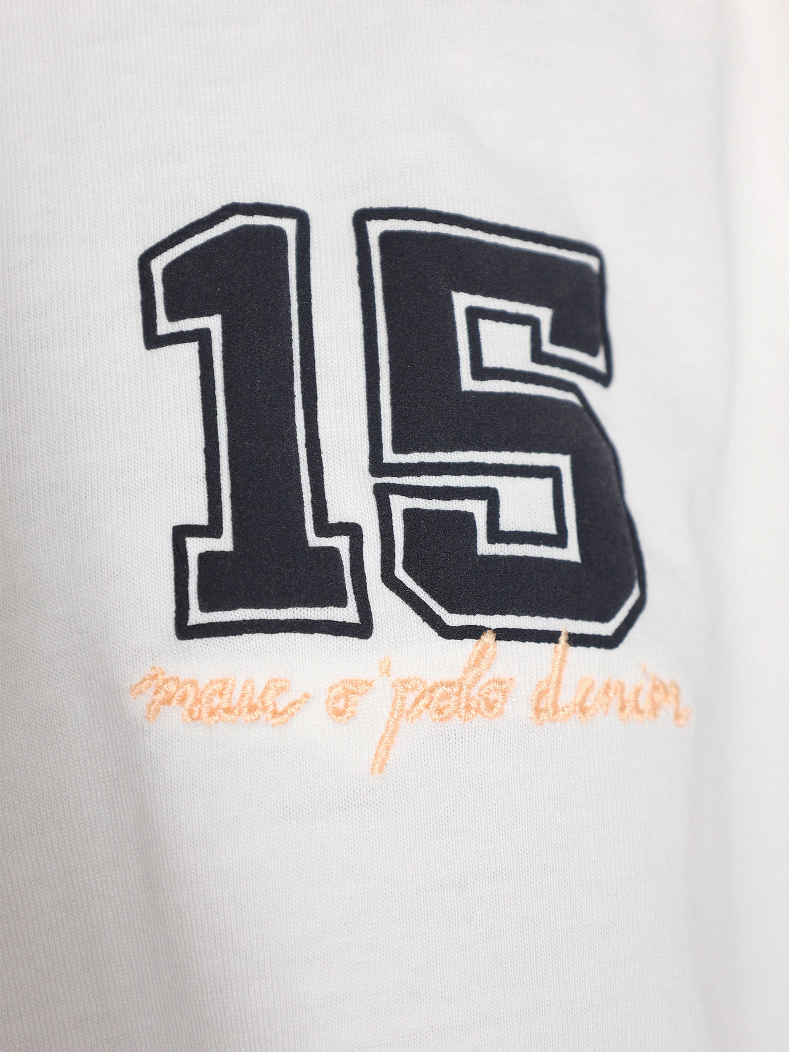 Футболка белого цвета с длинным рукавом из хлопка